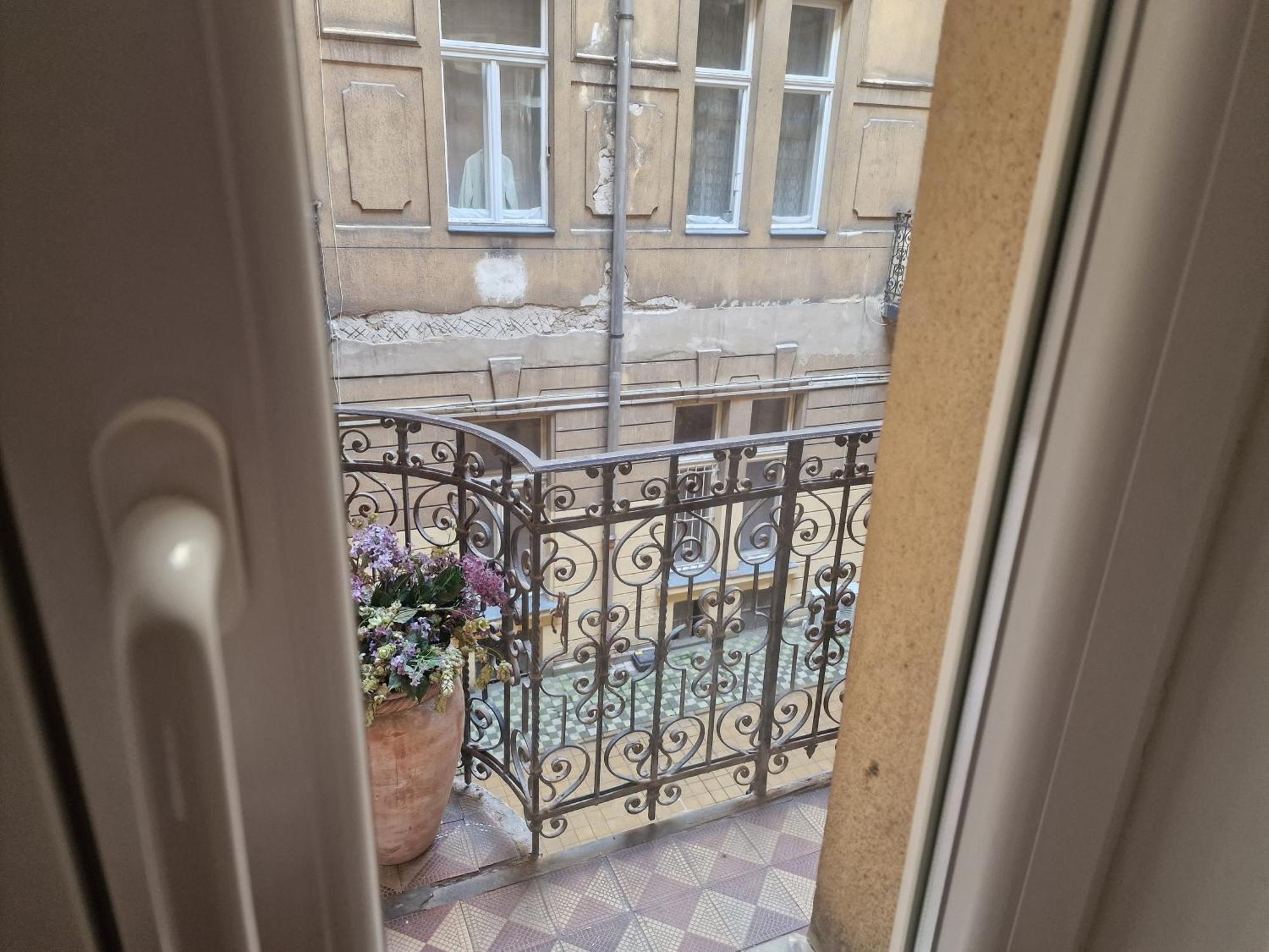 Bercsenyi Apartments - Close To The Gellert Thermal Bath Budapest Ruang foto