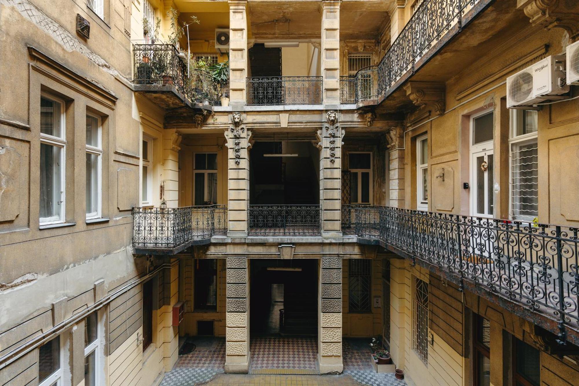 Bercsenyi Apartments - Close To The Gellert Thermal Bath Budapest Bagian luar foto