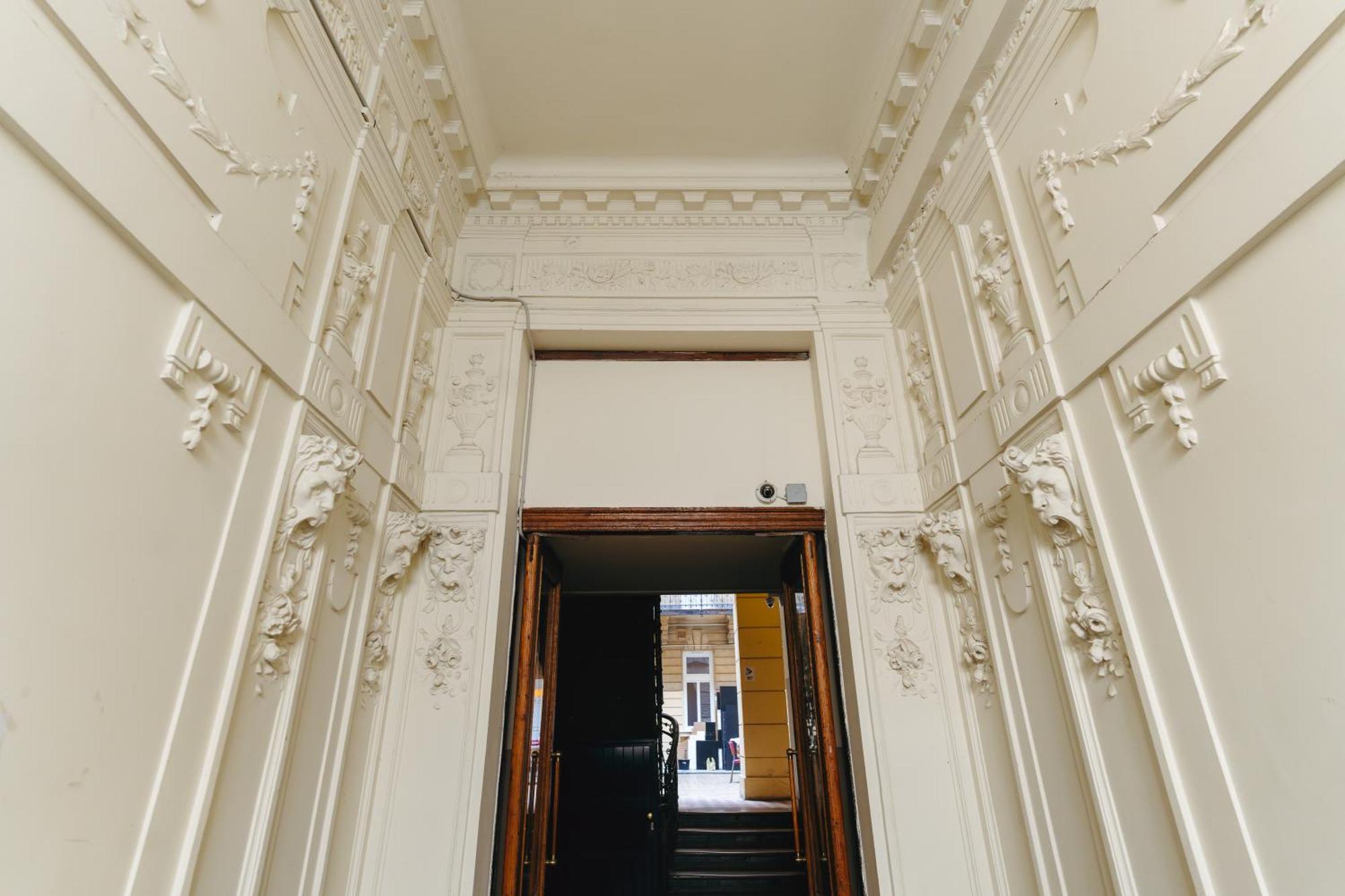 Bercsenyi Apartments - Close To The Gellert Thermal Bath Budapest Bagian luar foto